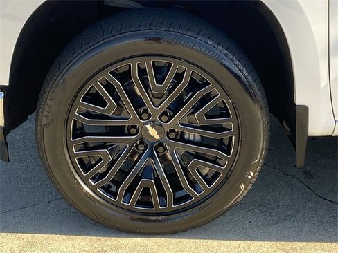 Used 2022 Chevrolet Silverado 1500 LT w/ Bed Protection Package image 23