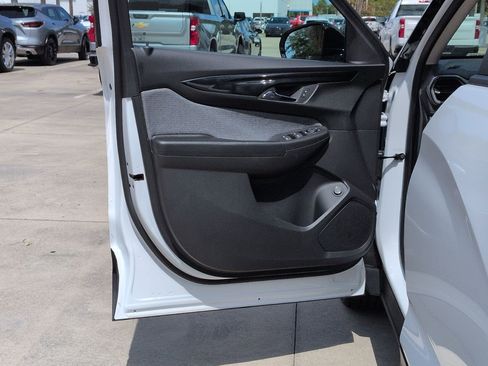 New 2026 Chevrolet TrailBlazer LT w/ Convenience Package FWD image 8
