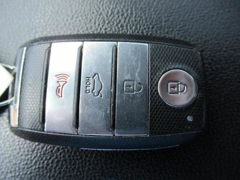 Used 2019 Kia Optima S FWD image 29