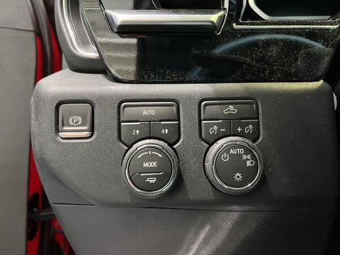 Used 2026 Chevrolet Silverado 1500 LT AWD/4WD image 11