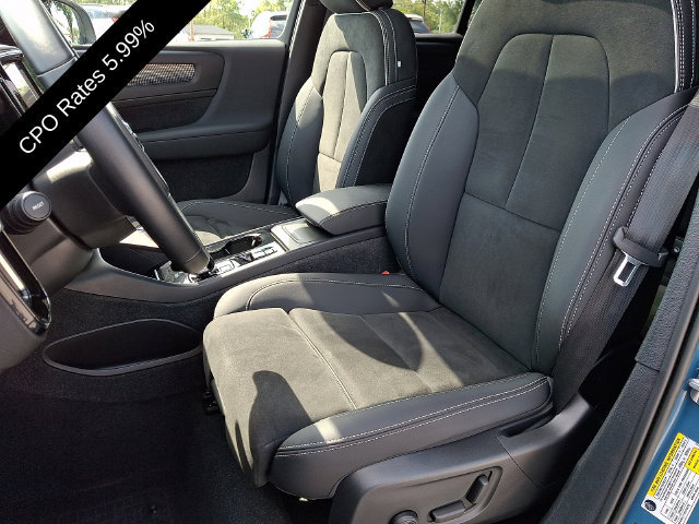Certified 2023 Volvo XC40 B5 Plus w/ Driver Assist Package AWD/4WD image 17