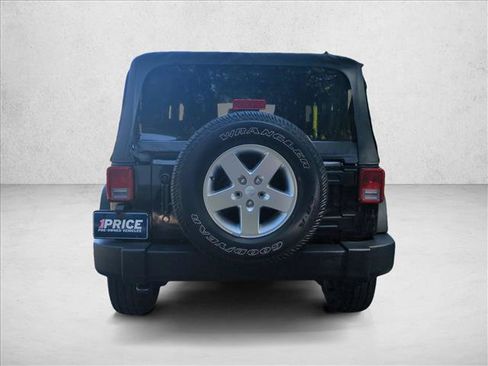 Used 2013 Jeep Wrangler Sport AWD/4WD image 7