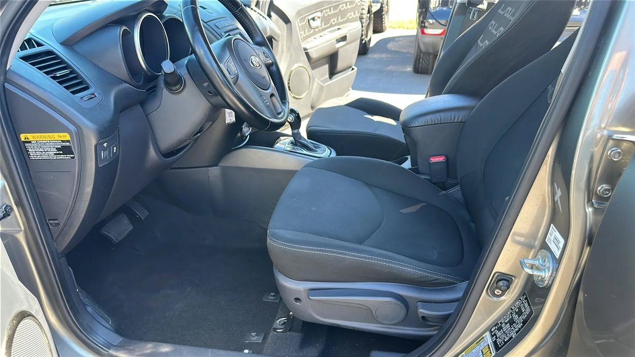 Used 2013 Kia Soul + FWD image 18