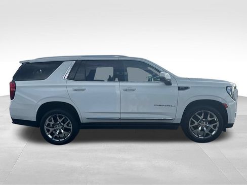 Used 2021 GMC Yukon Denali w/ Denali Premium Package AWD/4WD image 7