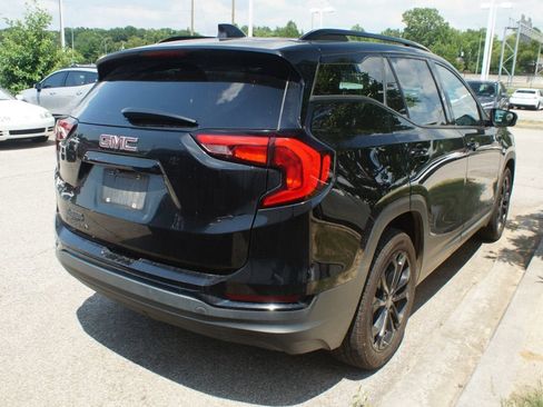 Used 2021 GMC Terrain SLE w/ Driver Convenience Package FWD image 4