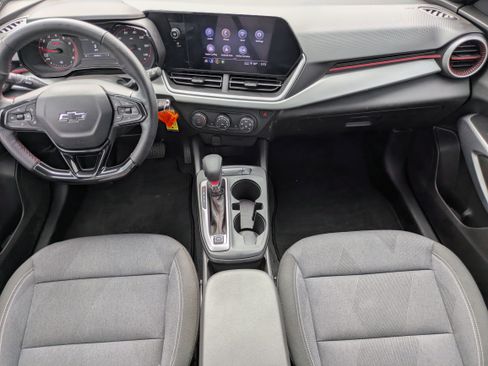 Used 2025 Chevrolet Trax RS w/ Driver Confidence Package FWD image 9