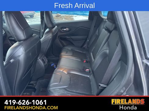 Used 2020 Jeep Cherokee Latitude Plus image 26