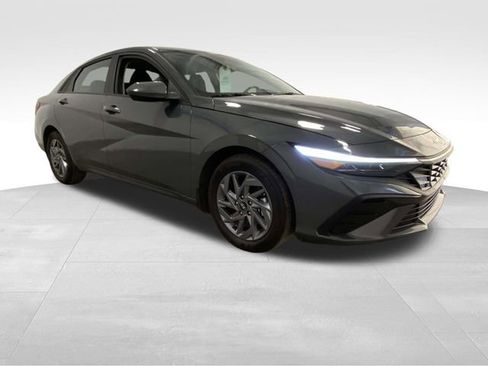 Certified 2025 Hyundai Elantra Blue image 6