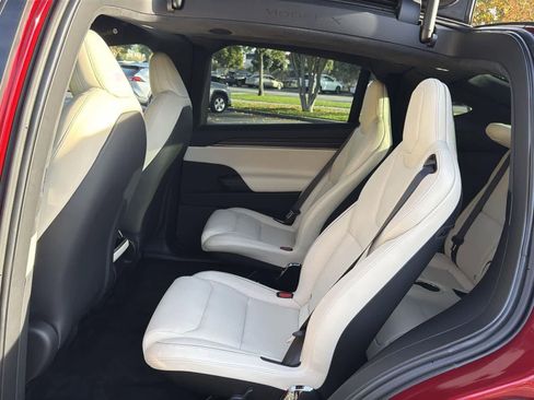 Used 2024 Tesla Model X Plaid image 28