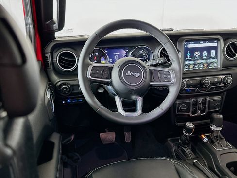 Used 2023 Jeep Wrangler Sahara image 17