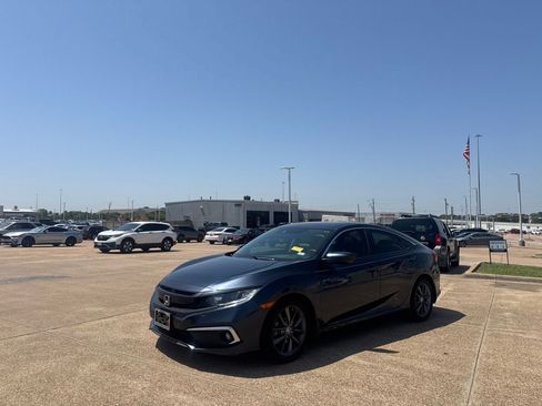Used 2020 Honda Civic EX image 8