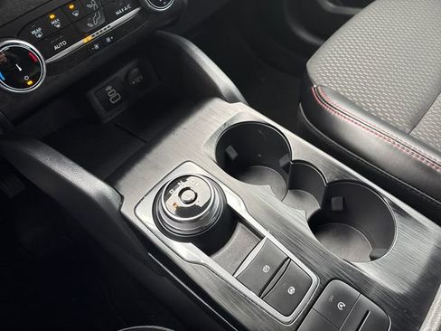 Used 2025 Ford Escape ST-Line image 25