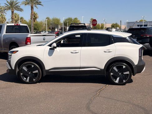 Certified 2026 Nissan Kicks SV FWD image 3