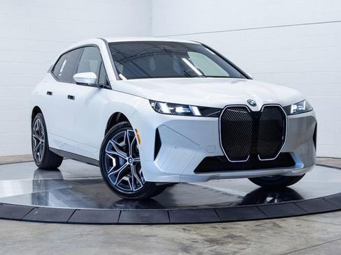 New 2026 BMW iX xDrive45 image 5