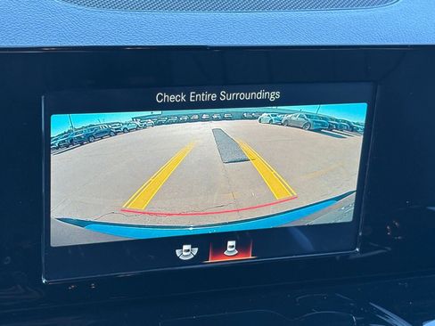 Used 2021 Mercedes-Benz GLB 250 image 25