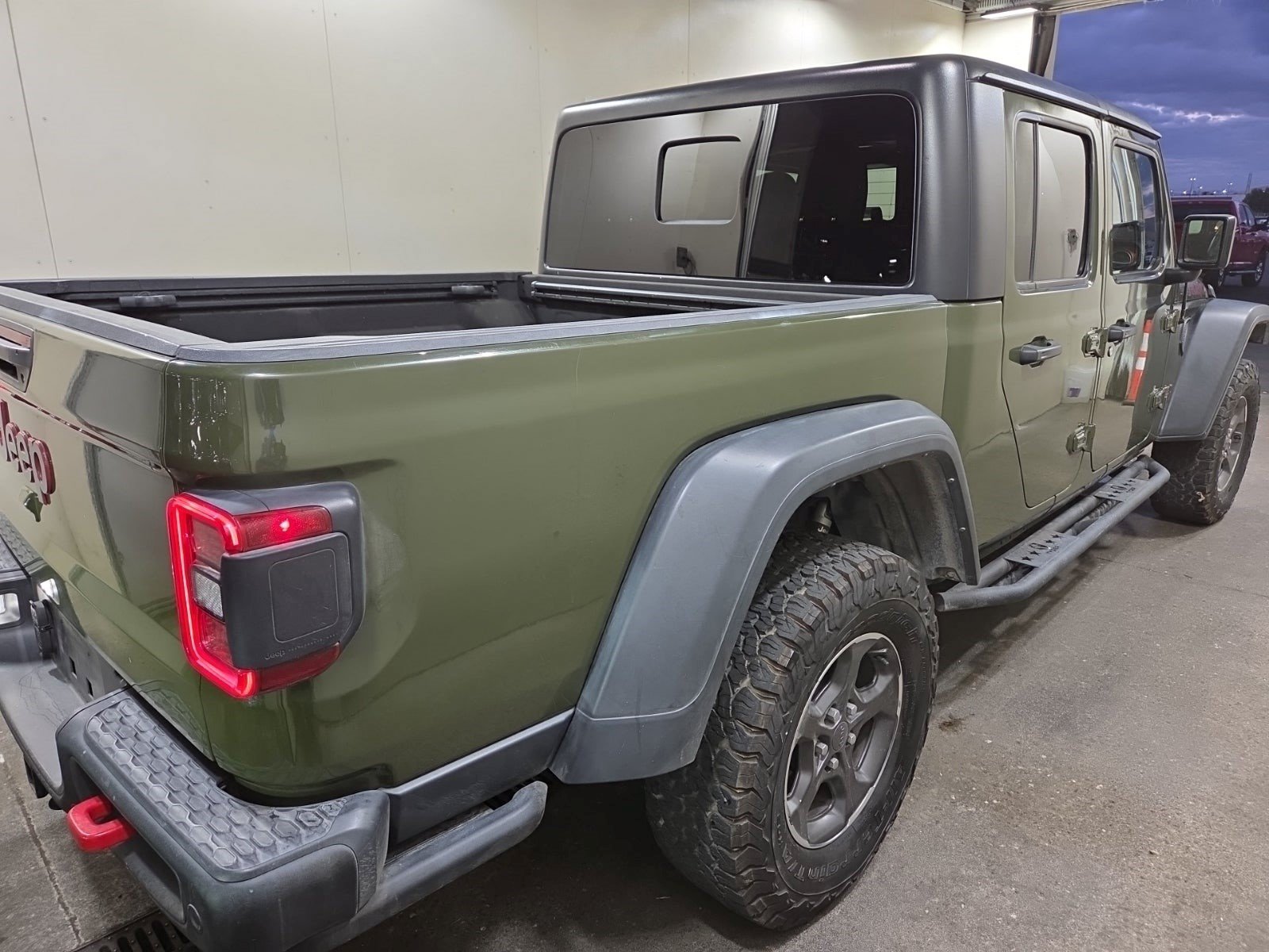 Used 2021 Jeep Gladiator Rubicon AWD/4WD image 6