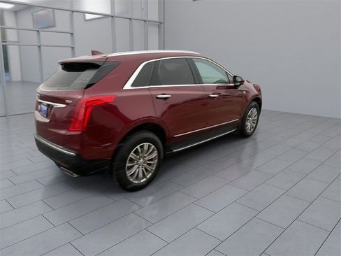Used 2018 Cadillac XT5 Luxury w/ Driver Awareness Package image 8