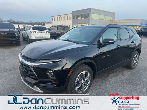 Used 2023 Chevrolet Blazer LT image 1