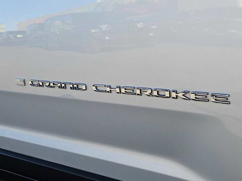 Used 2023 Jeep Grand Cherokee 4WD 4xe image 13