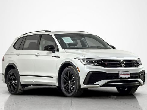 Used 2022 Volkswagen Tiguan SE R-Line image 7