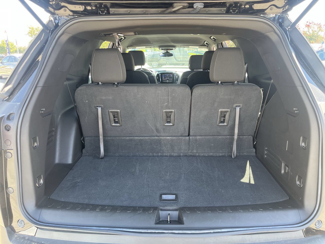 Used 2023 Chevrolet Traverse LT w/ LPO, Cargo Package AWD/4WD image 23