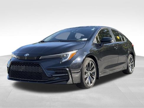 Used 2024 Toyota Corolla SE w/ Convenience Package FWD image 3