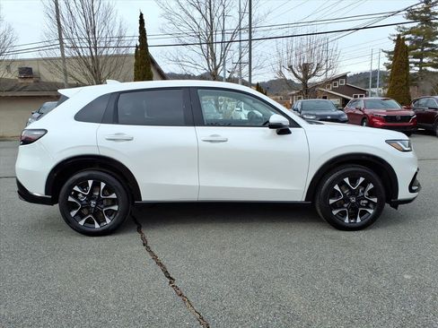 New 2026 Honda HR-V EX-L image 18