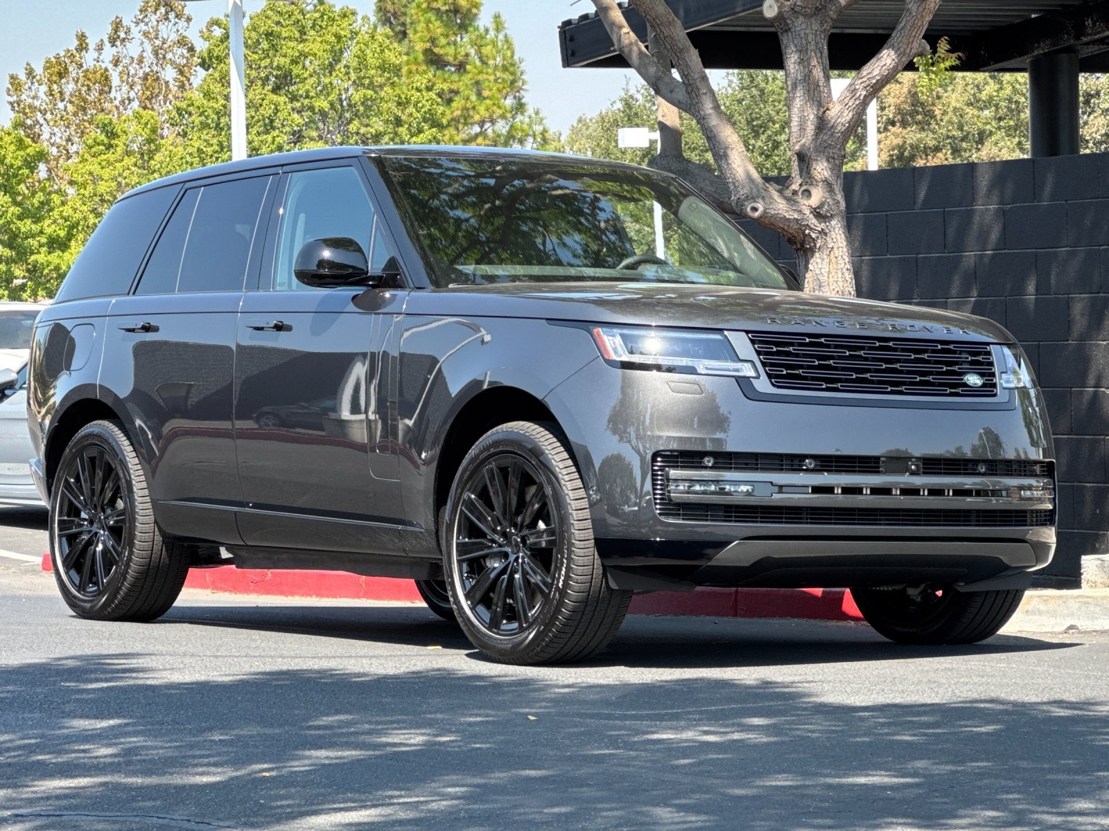 New 2026 Land Rover Range Rover SE AWD/4WD image 8