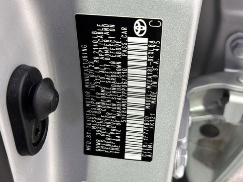 Used 2023 Toyota Corolla LE image 33