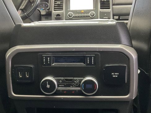 Used 2018 Ford Expedition Platinum image 19
