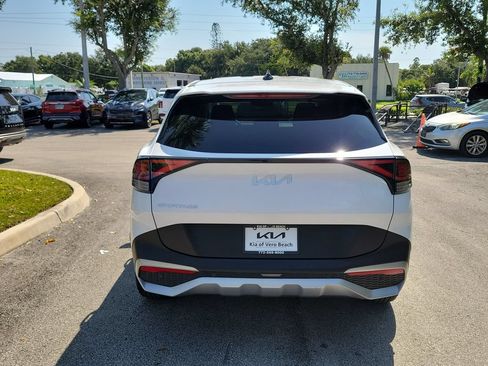 Certified 2023 Kia Sportage EX FWD image 5