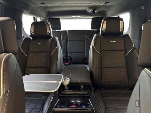 New 2026 Cadillac Escalade ESV V AWD/4WD image 17