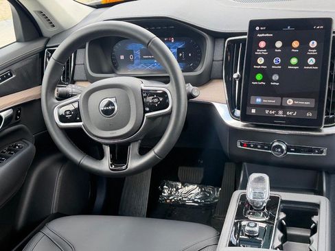 Certified 2026 Volvo XC90 B6 Plus AWD/4WD image 13