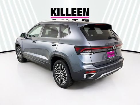 New 2026 Volkswagen Taos SE FWD image 5