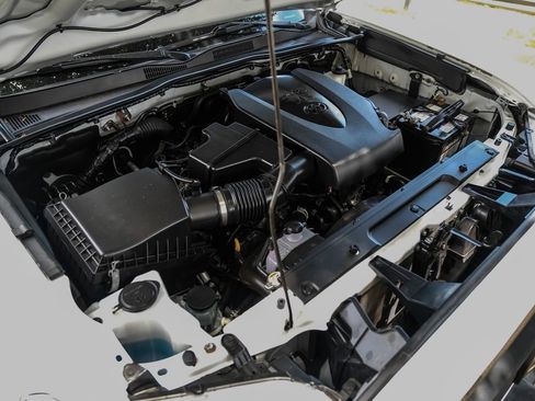 Used 2020 Toyota Tacoma SR5 image 58