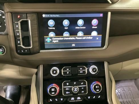 Used 2021 GMC Yukon XL Denali w/ Denali Premium Package image 18