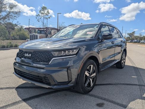 Certified 2023 Kia Sorento S image 9