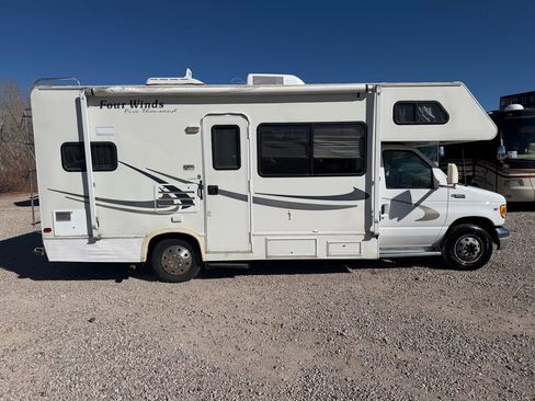 Used 2002 Ford E-350 and Econoline 350 Super Duty image 2