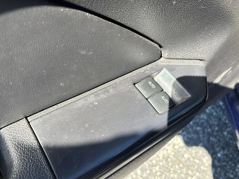 Used 2013 Ford Mustang Coupe RWD image 10