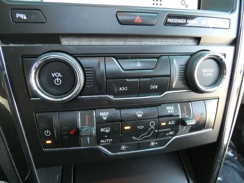 Used 2017 Ford Explorer XLT w/ Equipment Group 202A image 55