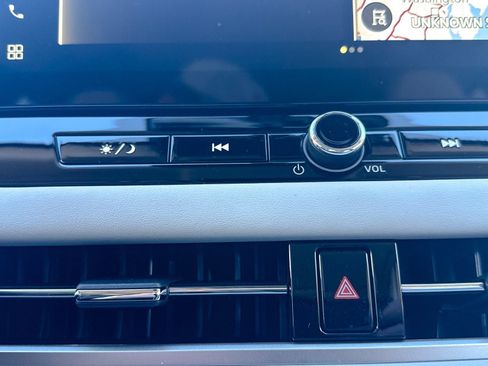 New 2025 Mitsubishi Outlander AWD image 32