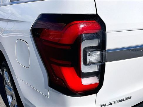 Used 2022 Ford Expedition Platinum AWD/4WD image 31