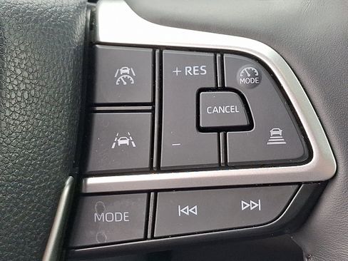 Used 2024 Toyota Grand Highlander XLE image 22