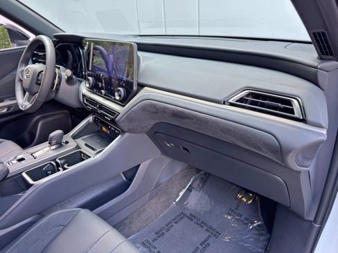Used 2026 Lexus TX 500h AWD w/ Technology Package image 15