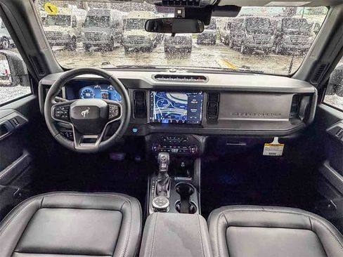 New 2025 Ford Bronco Badlands image 12