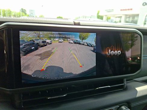 Used 2024 Jeep Wrangler Unlimited Rubicon 4xe image 16