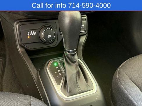 Used 2023 Jeep Renegade Latitude AWD/4WD image 20