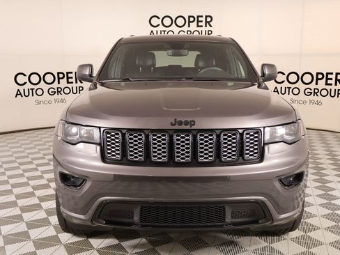 Used 2019 Jeep Grand Cherokee Altitude image 10