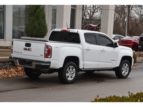 Used 2019 GMC Canyon SLE w/ SLE Convenience Package image 4