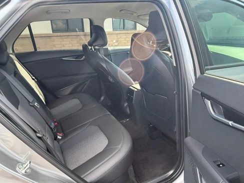 Used 2023 Kia Niro EX FWD image 11